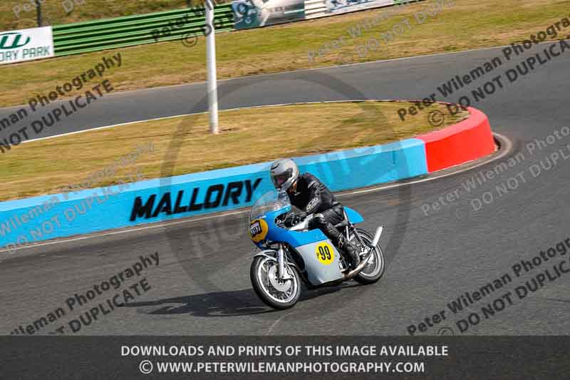 Vintage motorcycle club;eventdigitalimages;mallory park;mallory park trackday photographs;no limits trackdays;peter wileman photography;trackday digital images;trackday photos;vmcc festival 1000 bikes photographs